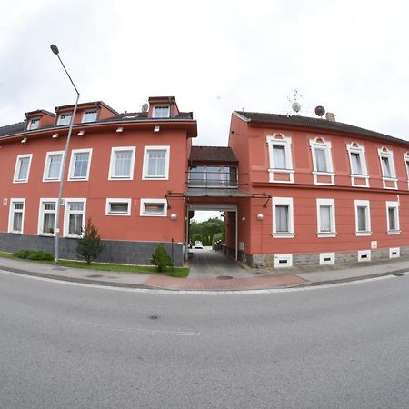 Casino Admiral Velenice - Gmuend Ceske Velenice Buitenkant foto
