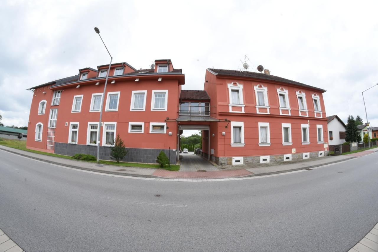 Casino Admiral Velenice - Gmuend Ceske Velenice Buitenkant foto