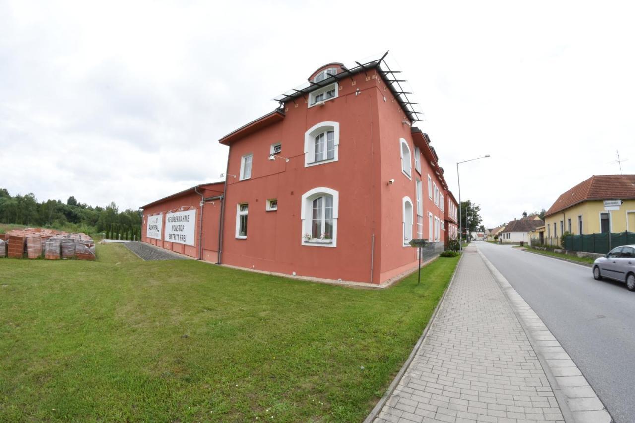 Casino Admiral Velenice - Gmuend Ceske Velenice Buitenkant foto